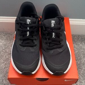 Boys Nike Star Runner 3 Black and White Athletic Shoes